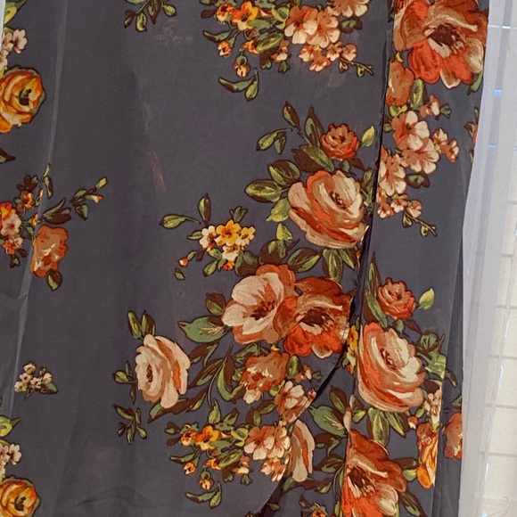 BY & BY Blue Floral dress. High low hemline Gorgeous Floral size 7 - Picture 8 of 13